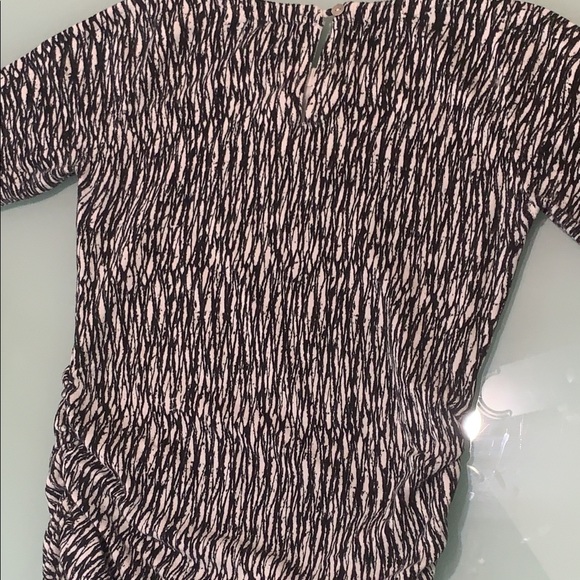 Pretty Cosy short sleeve Maternity Top - Picture 4 of 4